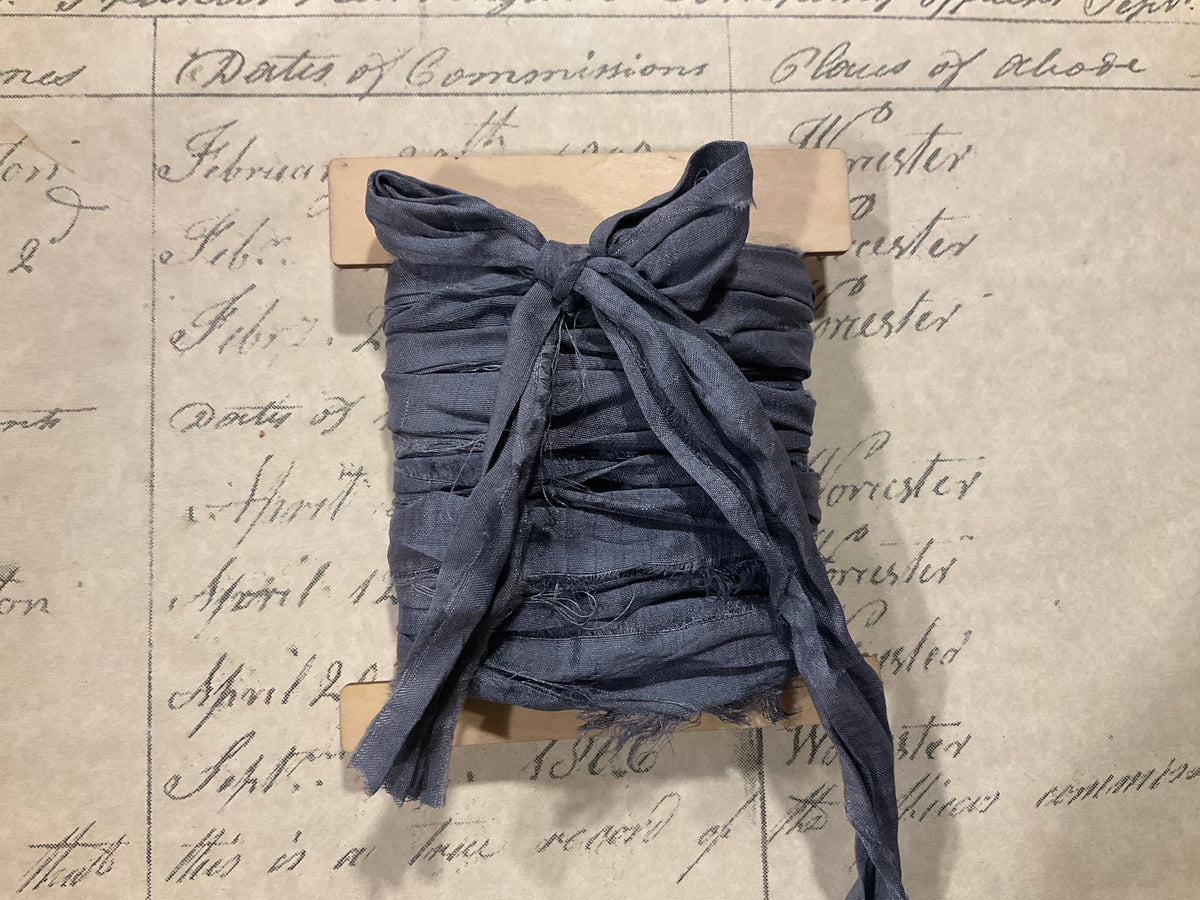 Slate Blue Santa 6-Tag & Ribbon Set