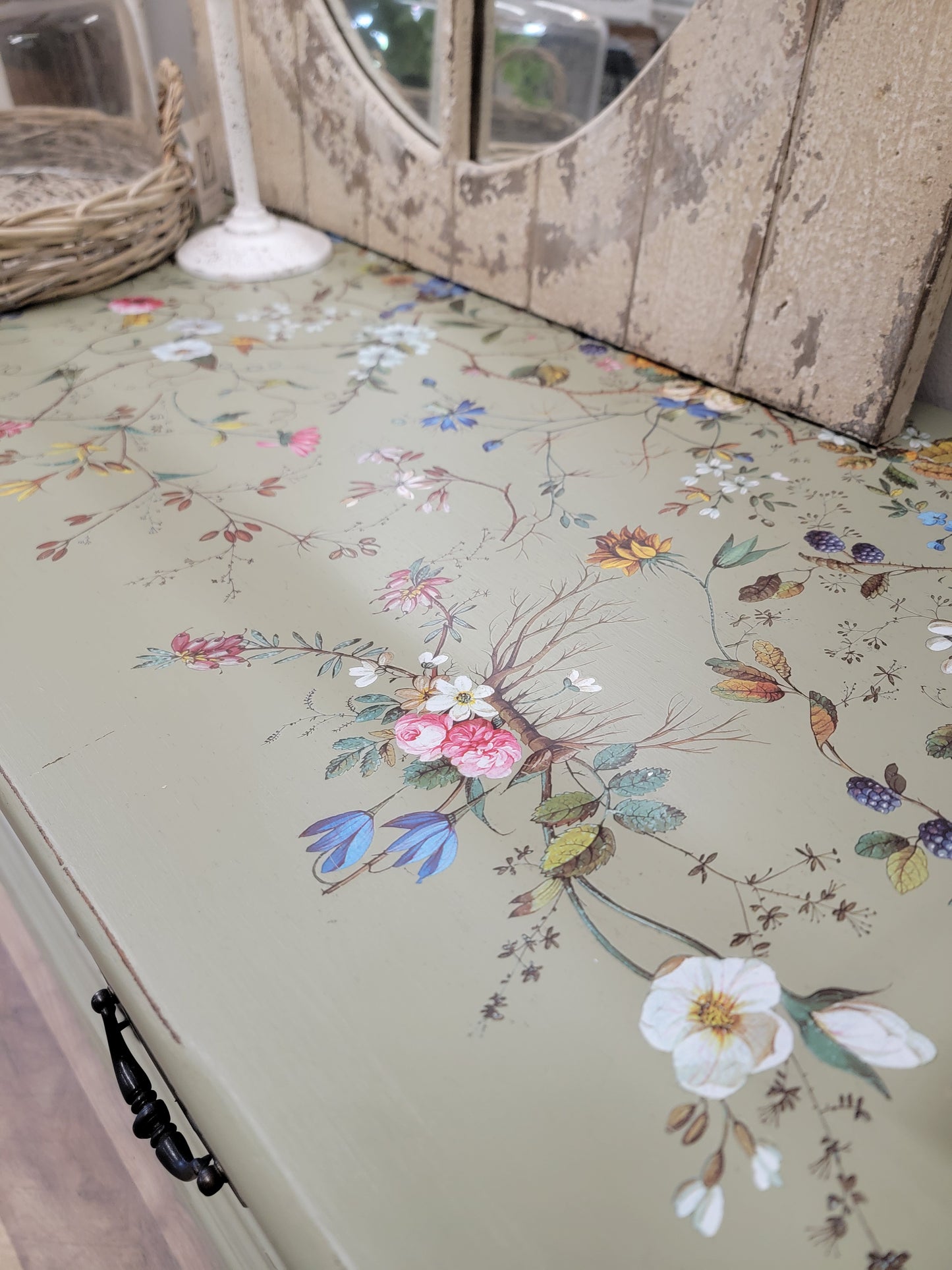 Cottage Garden Distressed Cabinet - (𝐏𝐢𝐜𝐤-𝐔𝐩 𝐎𝐧𝐥𝐲)