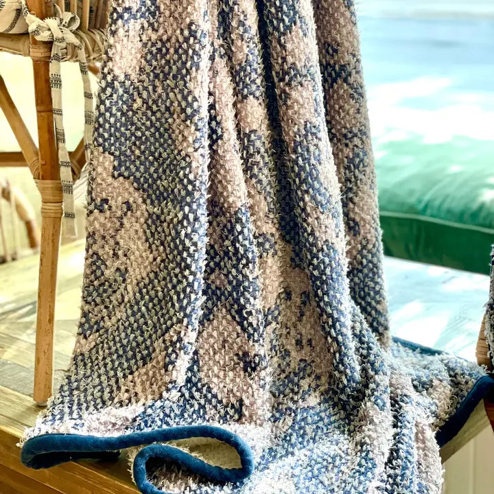 Hand Women Patina Vie Throw Velvet Edge - Blue-Taupe