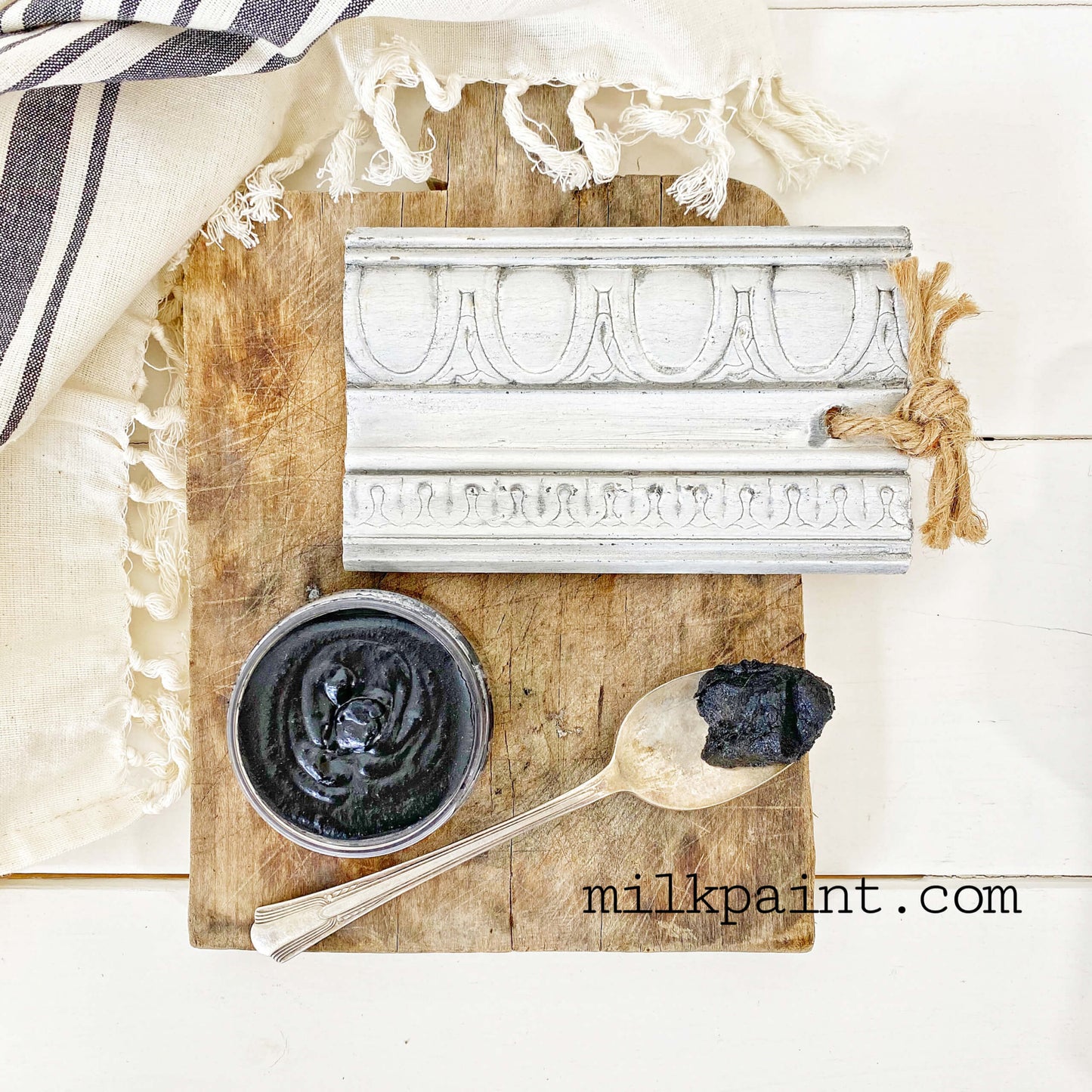 beeswax furniture polish – black