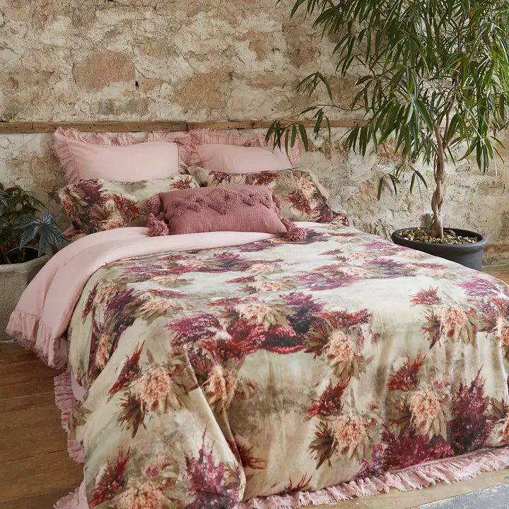 Fuchsia Floret - Luxurious Vlvet 3 Piece Duvet Set: Queen