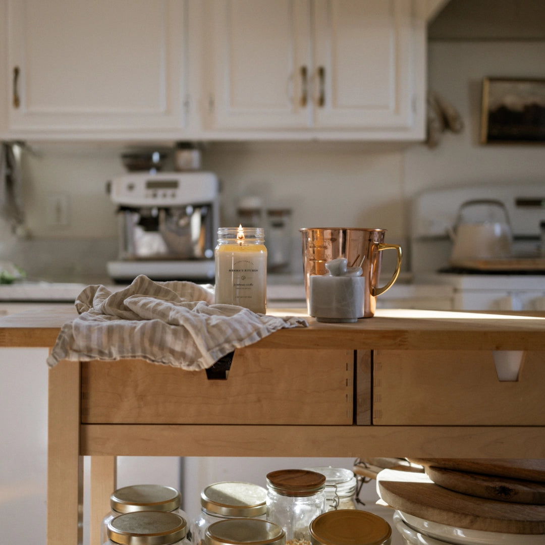 Momma's Kitchen - Antique Candle Co. 16oz