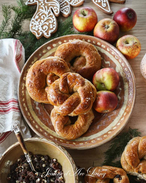 Jeanne D' Arc Living Magazine - 2025 Issue 8