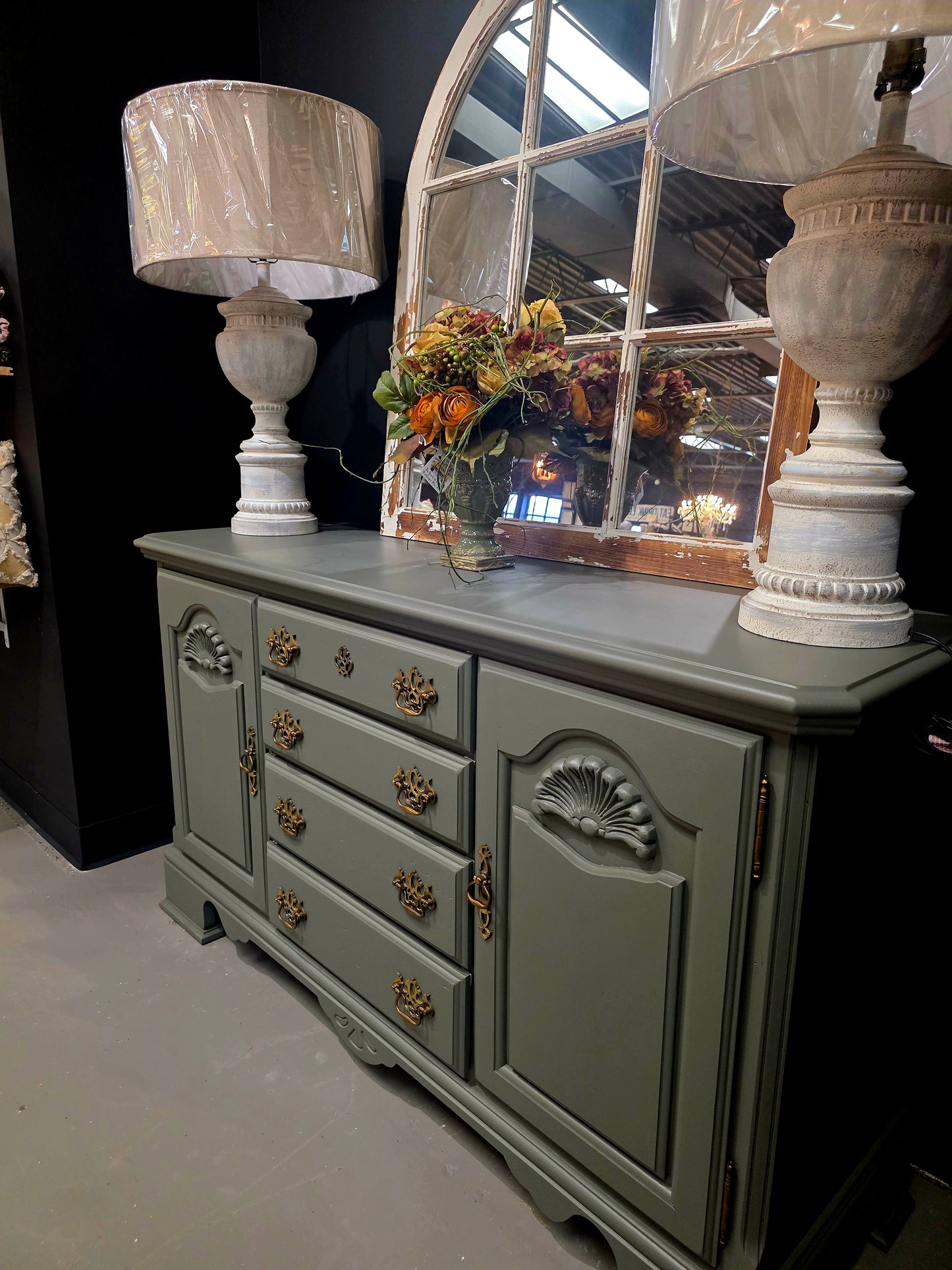 Everett Dresser / Sideboard