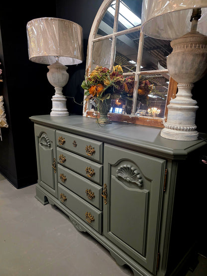 Everett Dresser / Sideboard