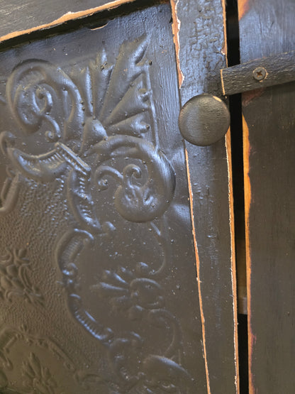 Vintage Pie Hutch - (𝐏𝐢𝐜𝐤-𝐔𝐩 𝐎𝐧𝐥𝐲)