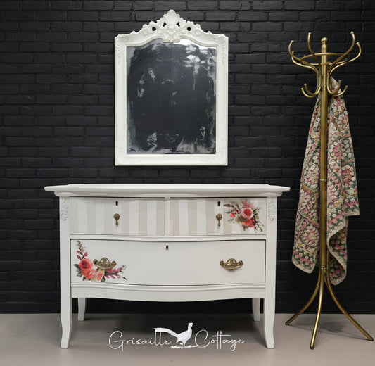 Vintage Dresser / Accent Cabinet  - (𝐏𝐢𝐜𝐤-𝐔𝐩 𝐎𝐧𝐥𝐲)