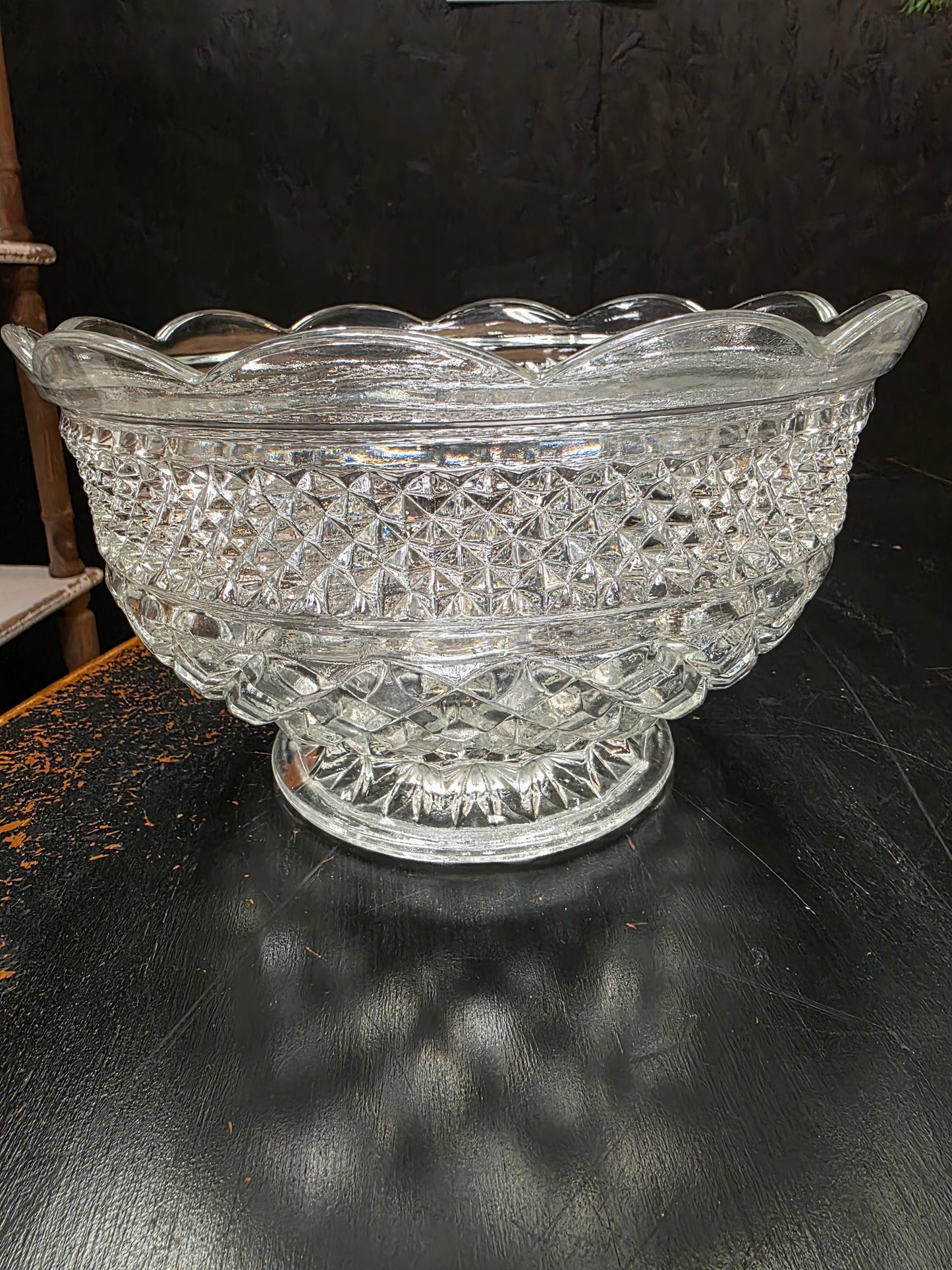 Vintage Anchor Hocking Wexford Scalloped Edge Footed Bowl