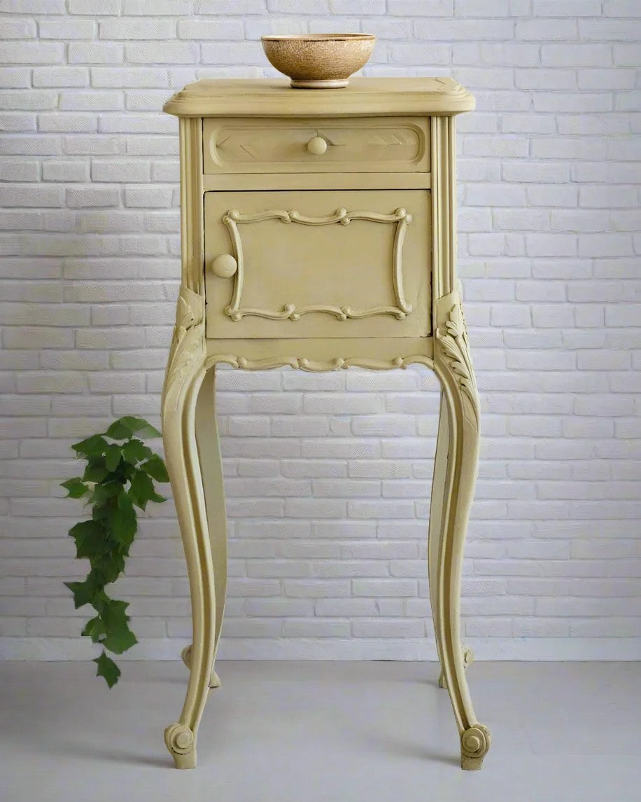 Versaille - Annie Sloan Chalk Paint