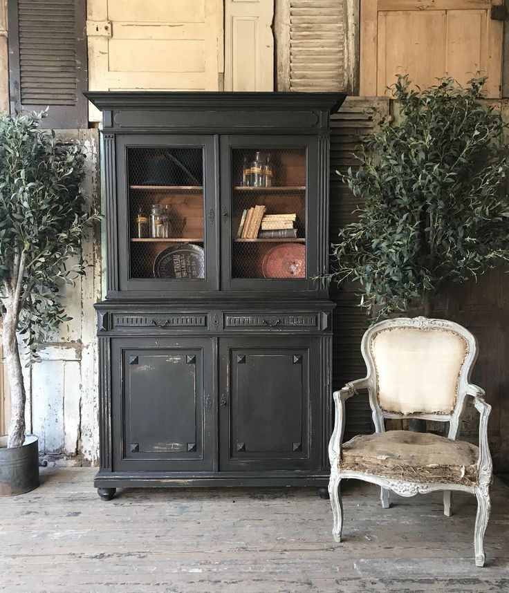 Graphite - Annie Sloan Chalk Paint