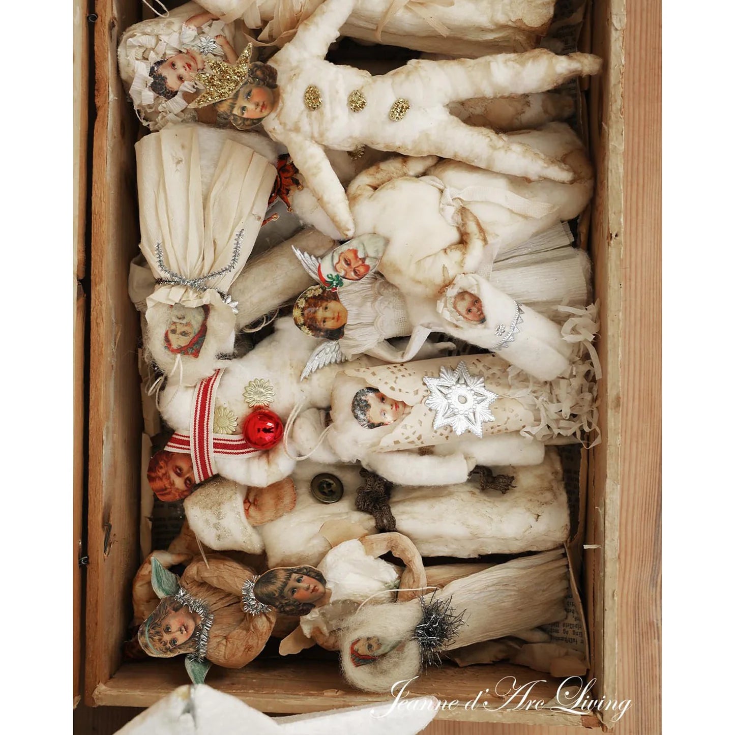 Jeanne D' Arc Living Magazine - 2025 Christmas Issue