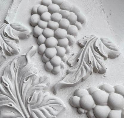 Grapes - IOD Decor Mould 2021