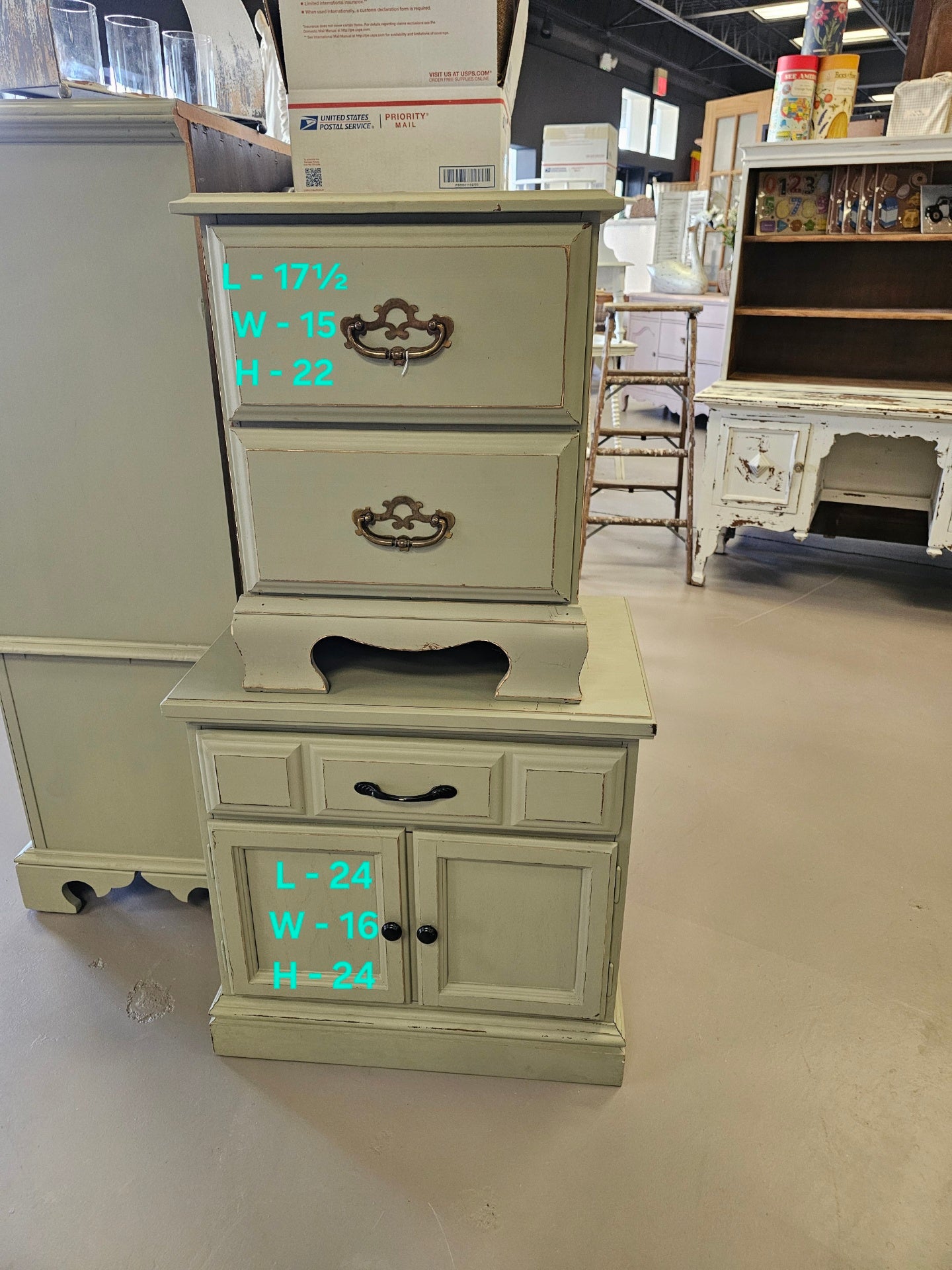 Sage Green 1 drawer, 2 door Side Console - (𝐏𝐢𝐜𝐤-𝐔𝐩 𝐎𝐧𝐥𝐲)