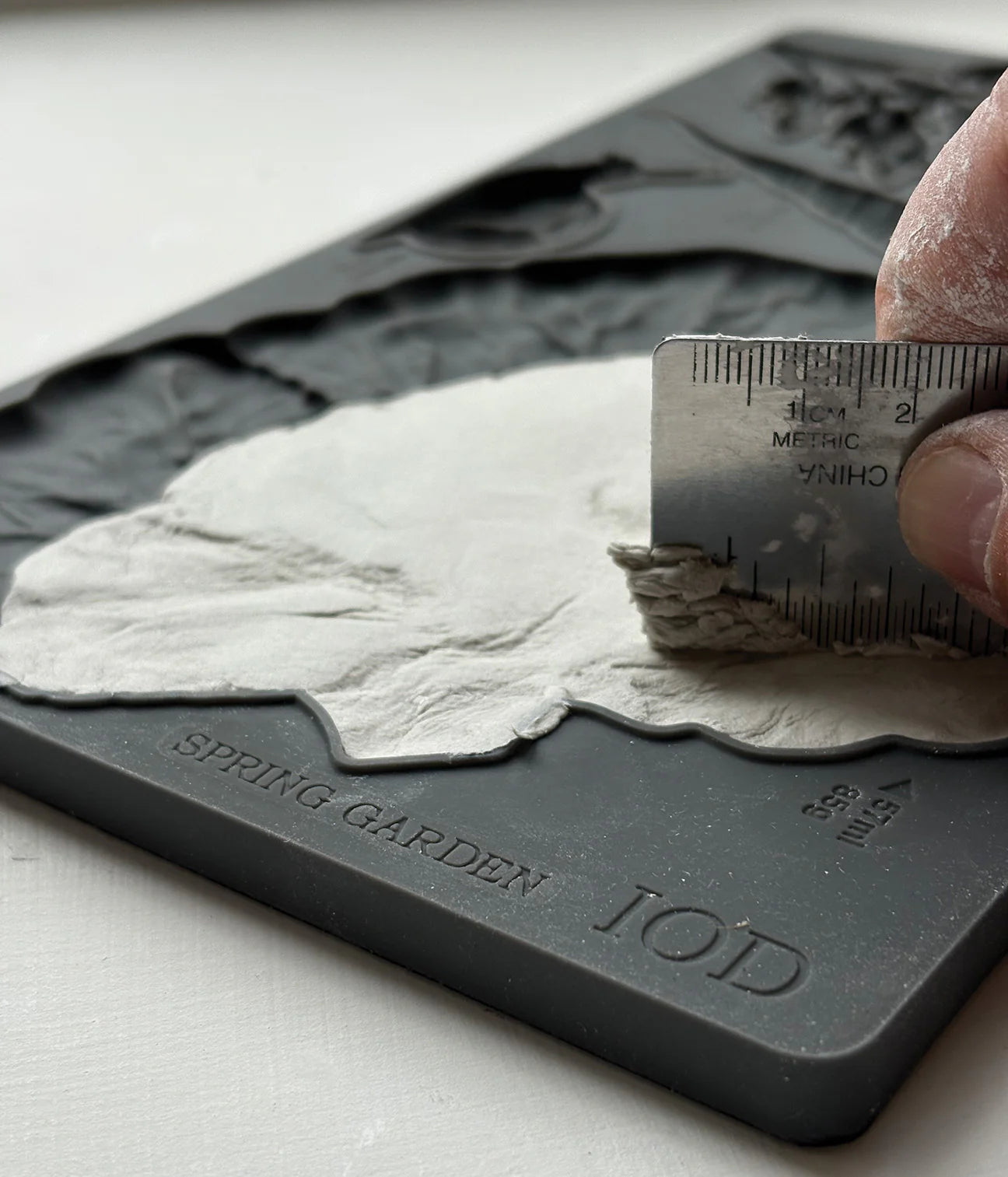 Spring Garden - IOD Decor Mould 2026