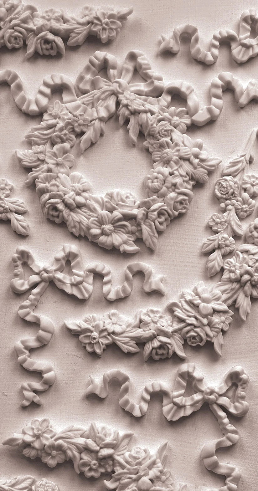 Wreath & Swags (𝗨𝘀𝗲𝗱 - 𝗟𝗶𝗸𝗲 𝗡𝗲𝘄) - IOD Decor Mould