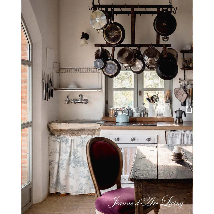 Jeanne D' Arc Living Magazine - 2025 Issue 5