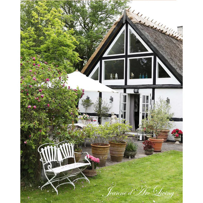 Jeanne D' Arc Living Magazine - 2025 Issue 5