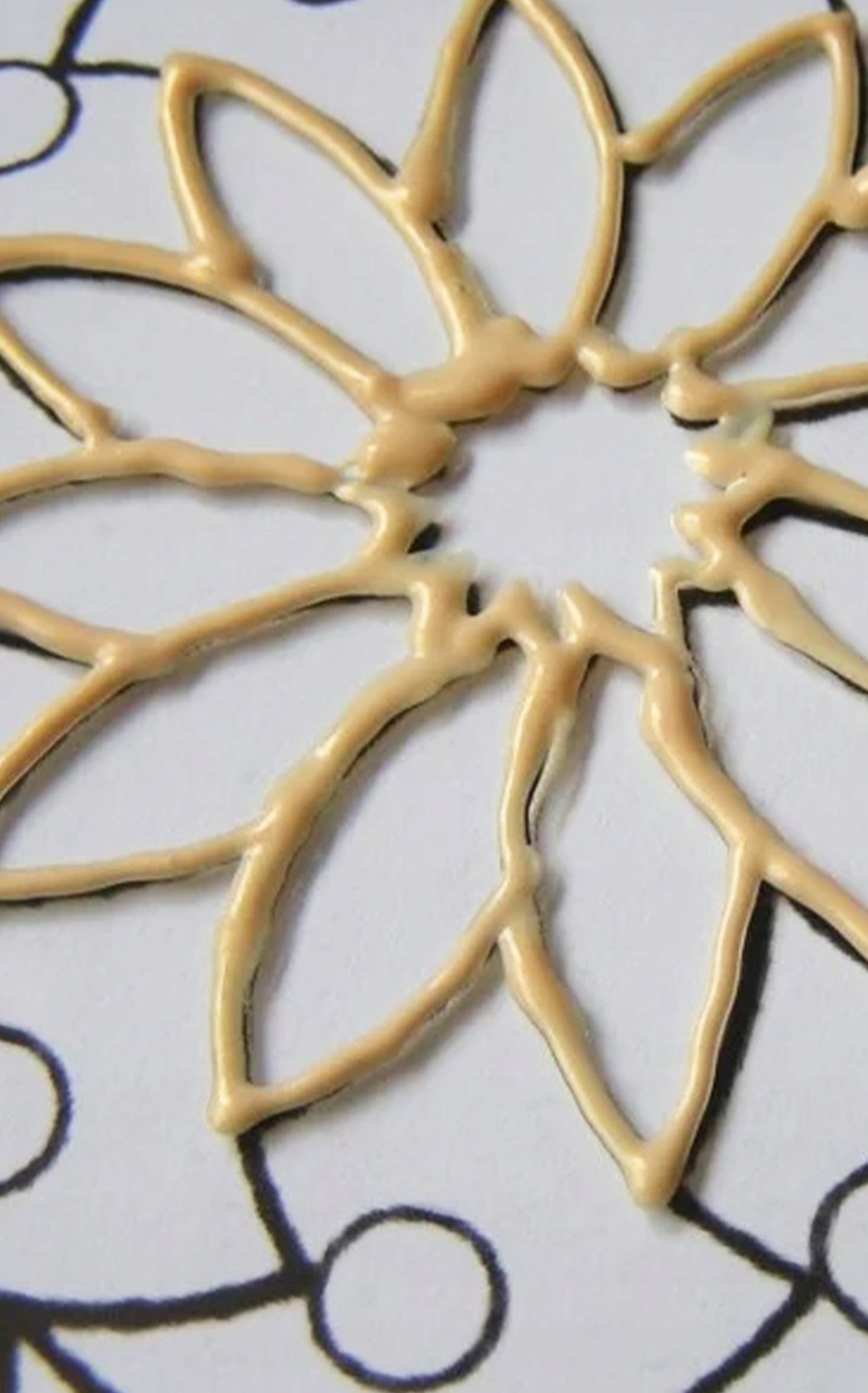 White - Pentart Contour Liner 20ml