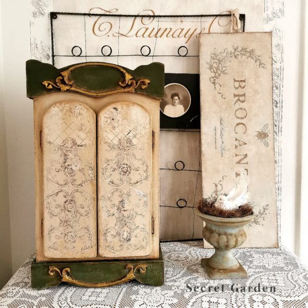 Distressed Borders II 24inx35in (2-Sheets) - Redesign Decor Transfer®