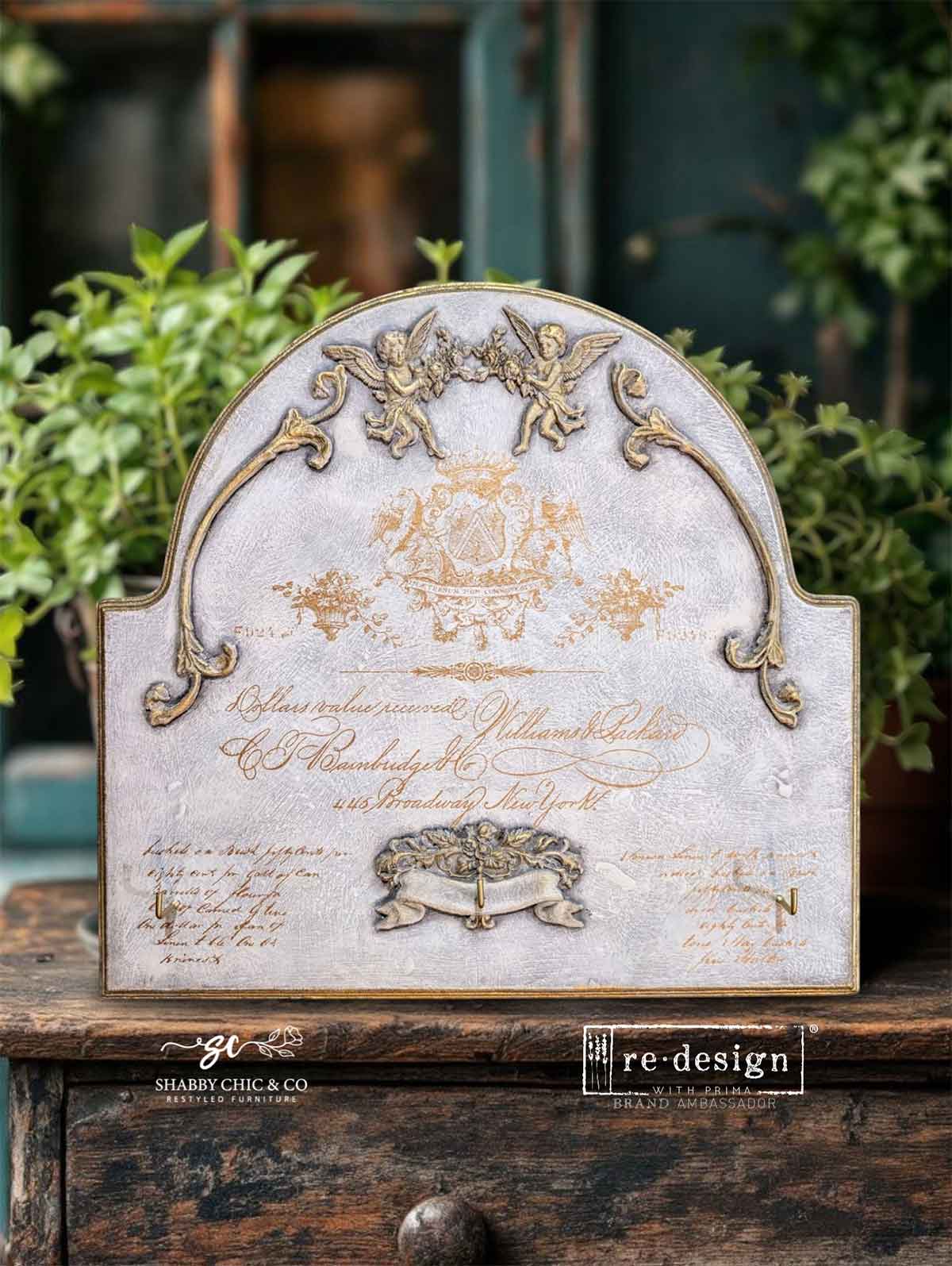 Queen's Glory Gold 12"x 12" (2-Sheets) - Maxi Transfers