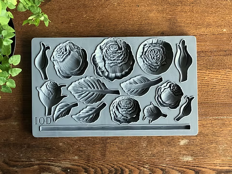 Heirloom Roses (𝗨𝘀𝗲𝗱 - 𝗟𝗶𝗸𝗲 𝗡𝗲𝘄) - IOD Decor Mould