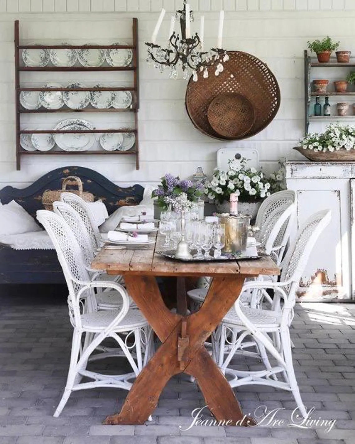 Jeanne D' Arc Living Magazine - 2025 Issue 4