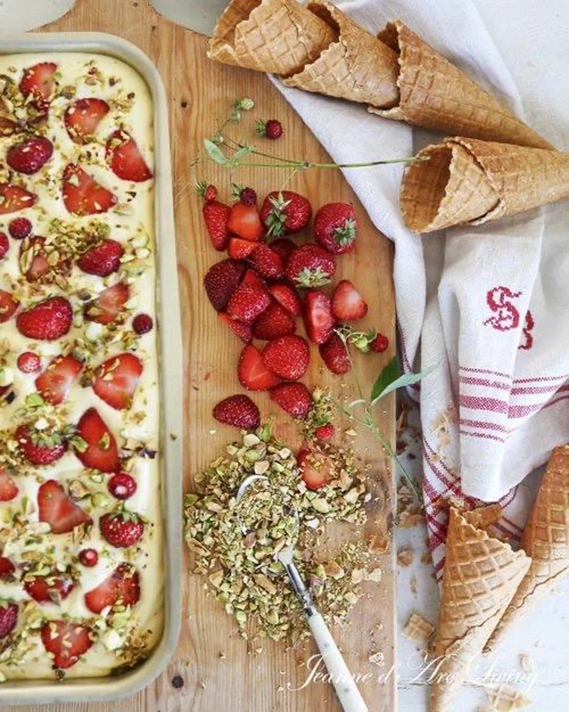 Jeanne D' Arc Living Magazine - 2025 Issue 4