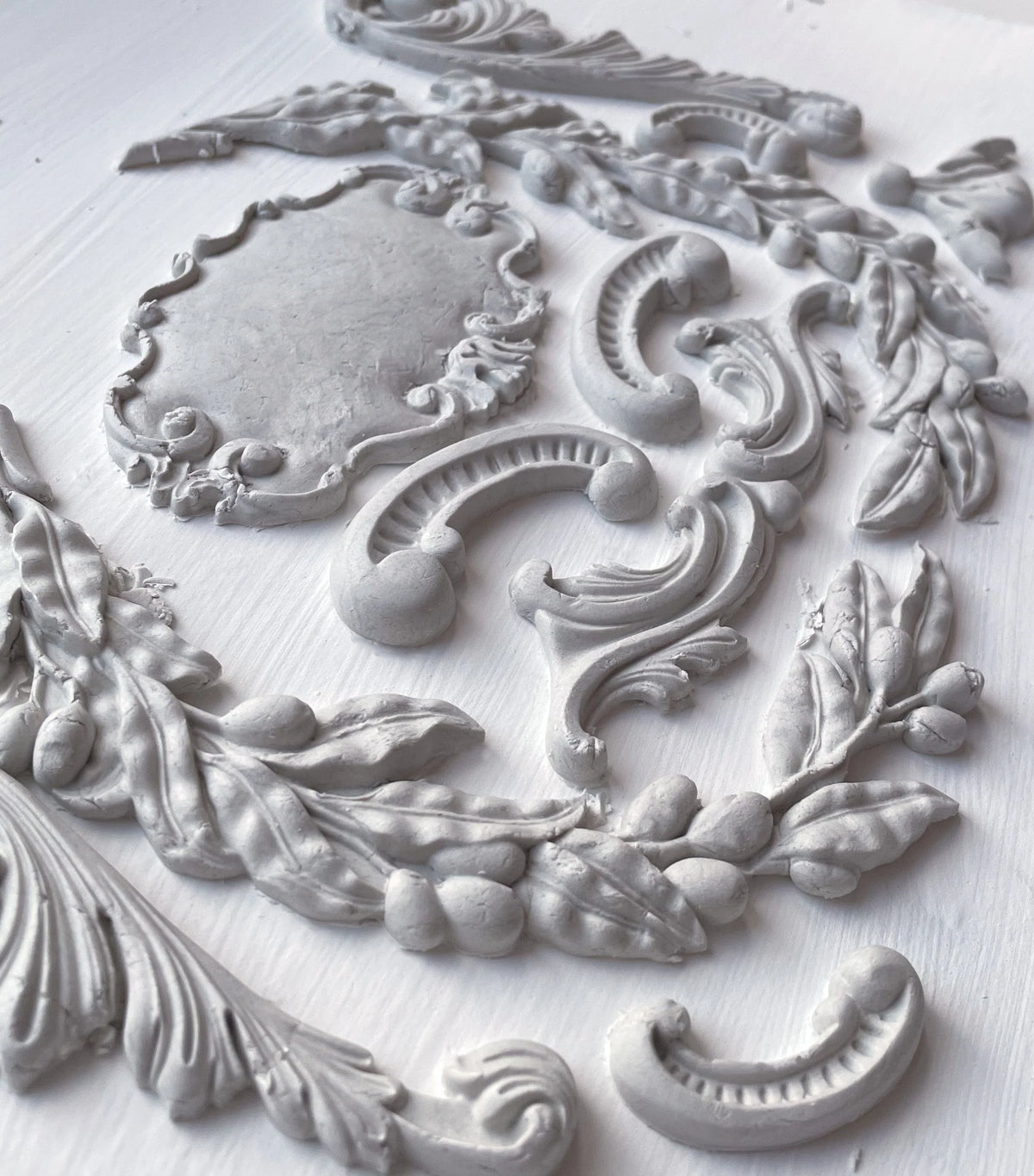 Olive Crest - Retired IOD Decor Mould
