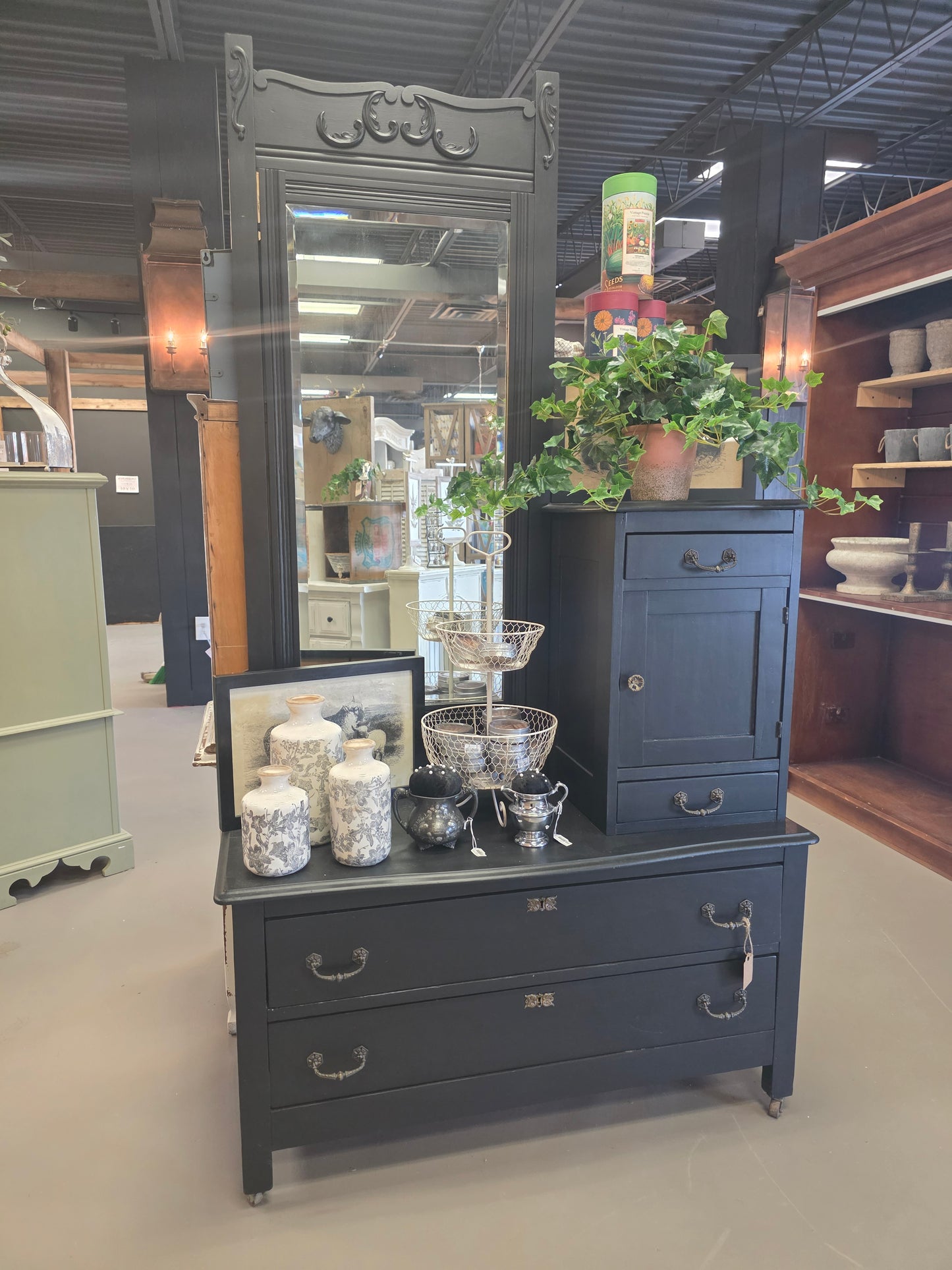 Black Antique 1890-1920 Gentlemen's Dresser - (𝐏𝐢𝐜𝐤-𝐔𝐩 𝐎𝐧𝐥𝐲)