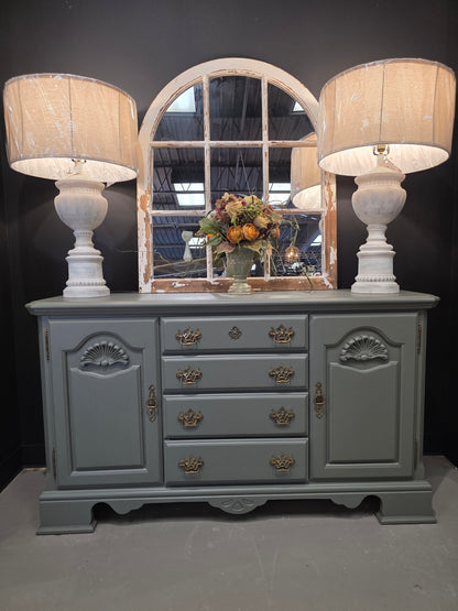 Everett Dresser / Sideboard