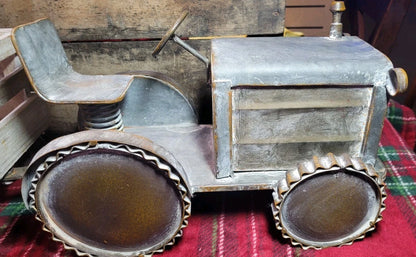 Aged Metal Tractor & Wagon - (𝐏𝐢𝐜𝐤-𝐔𝐩 𝐎𝐧𝐥𝐲)